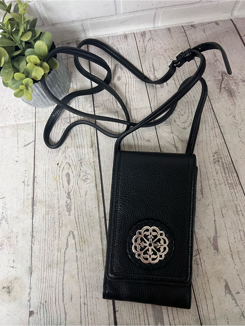 Brighton Ferrara Black Phone Wallet Organizer Leather Crossbody Purse Bag